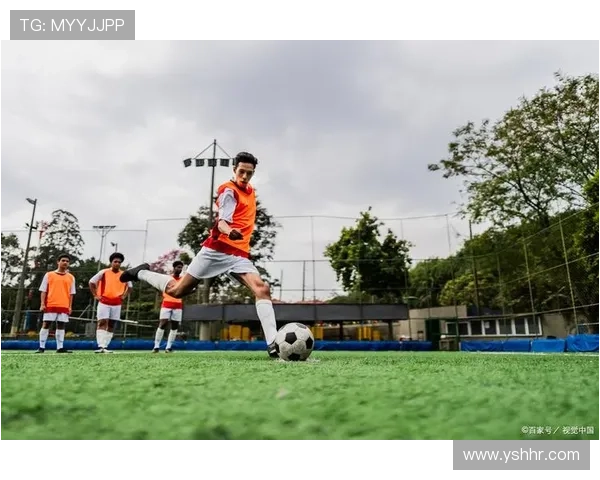 南沙南英湾区青年足球队奋力拼搏 展现新一代足球力量与青春风采 南沙南英湾区青年足球队奋力拼搏 展现新一代足球力量与青春风采