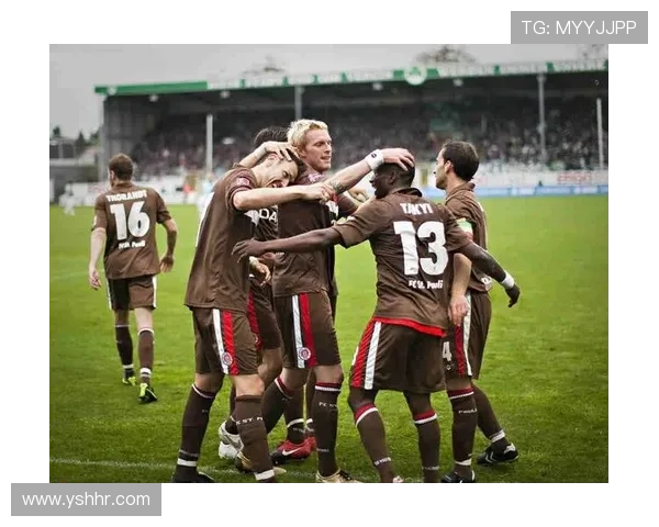 圣保利俱乐部:德国足球文化的独特代表与不羁精神的象征 圣保利俱乐部:德国足球文化的独特代表与不羁精神的象征