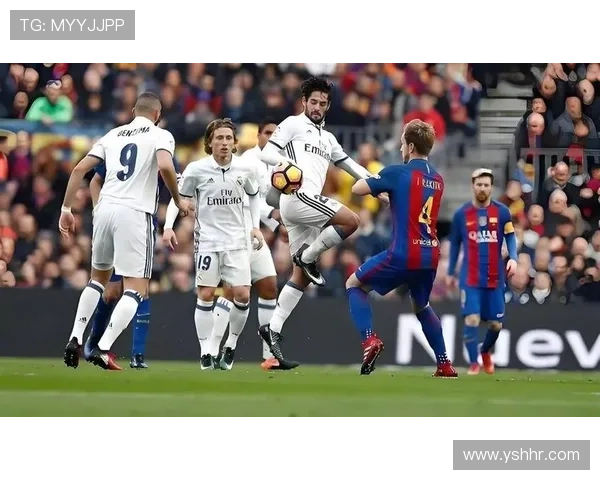 西甲联赛焦点：巴萨与皇马新赛季表现对比与未来前景分析