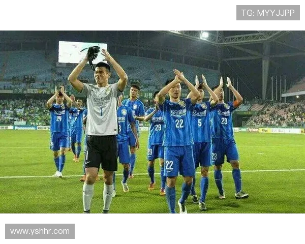 百年海港传奇朴茨茅斯俱乐部的英伦坚守与复兴之路球迷文化与城市荣耀